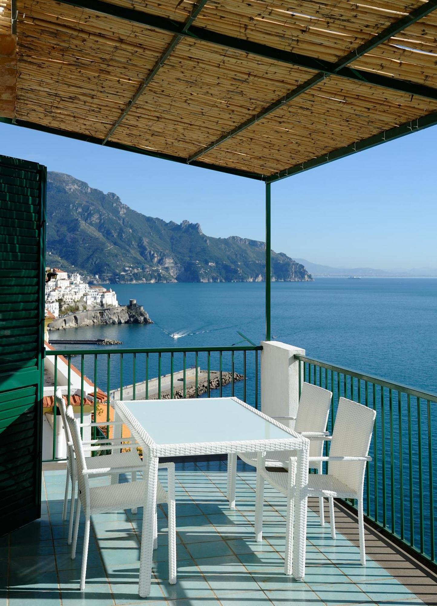 Amalfi Blue Flowers B ภายนอก รูปภาพ